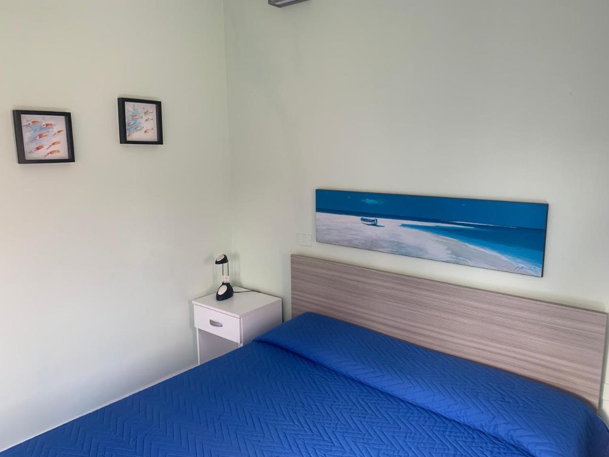 Monolocale I Delfini Apartment มอนเดลโล ภายนอก รูปภาพ